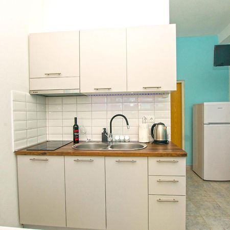 Apartments Dijana Пакоштане Екстер'єр фото