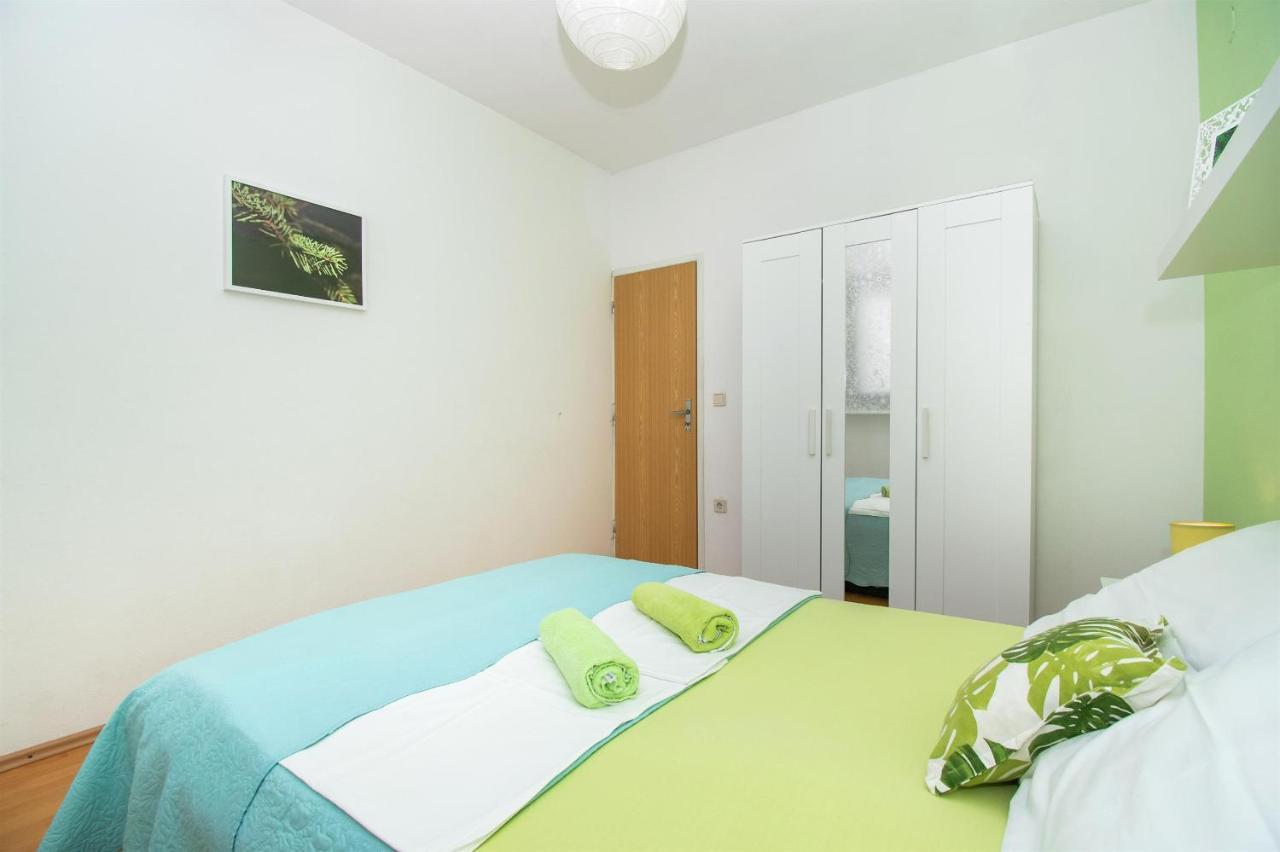 Apartments Dijana Пакоштане Екстер'єр фото