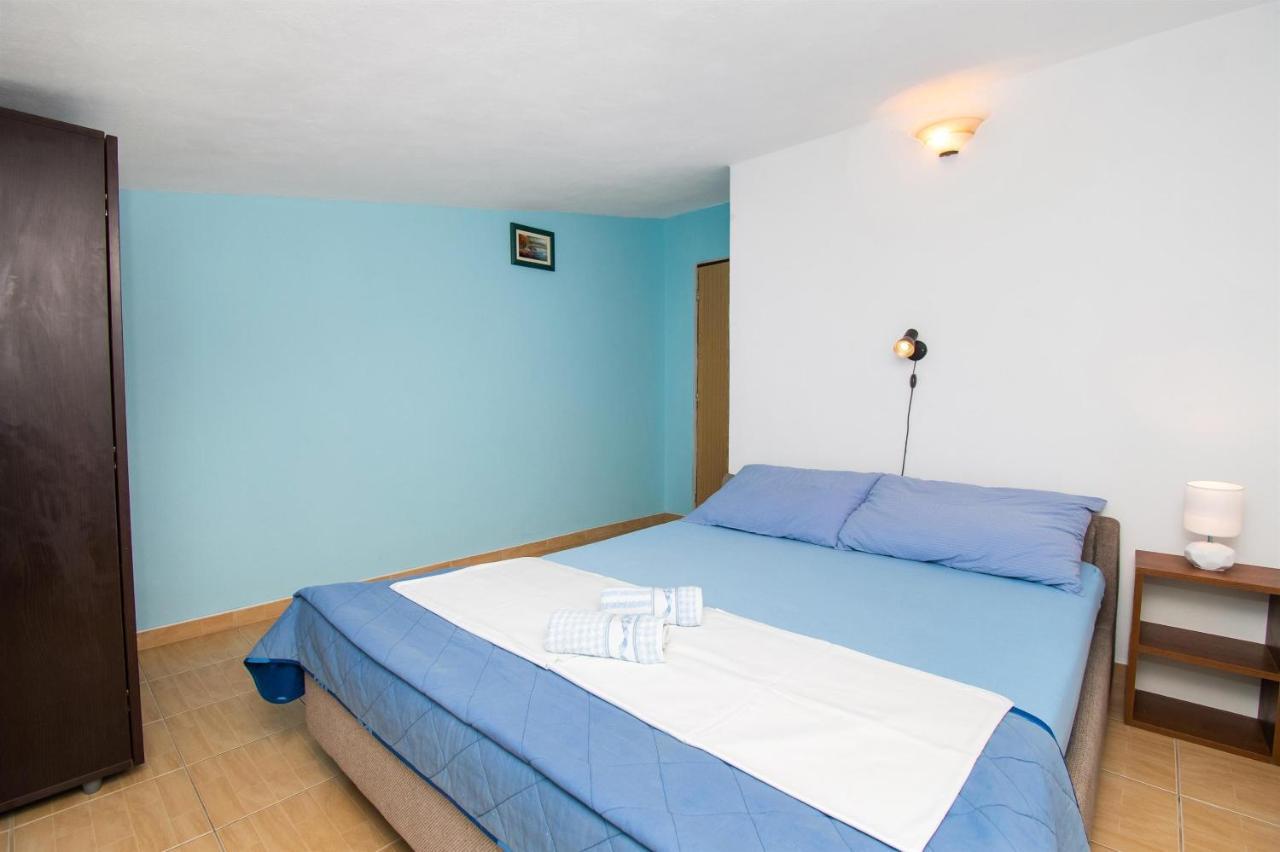 Apartments Dijana Пакоштане Екстер'єр фото