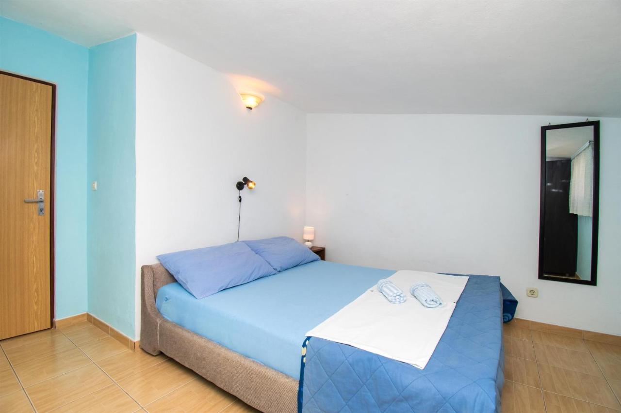 Apartments Dijana Пакоштане Екстер'єр фото