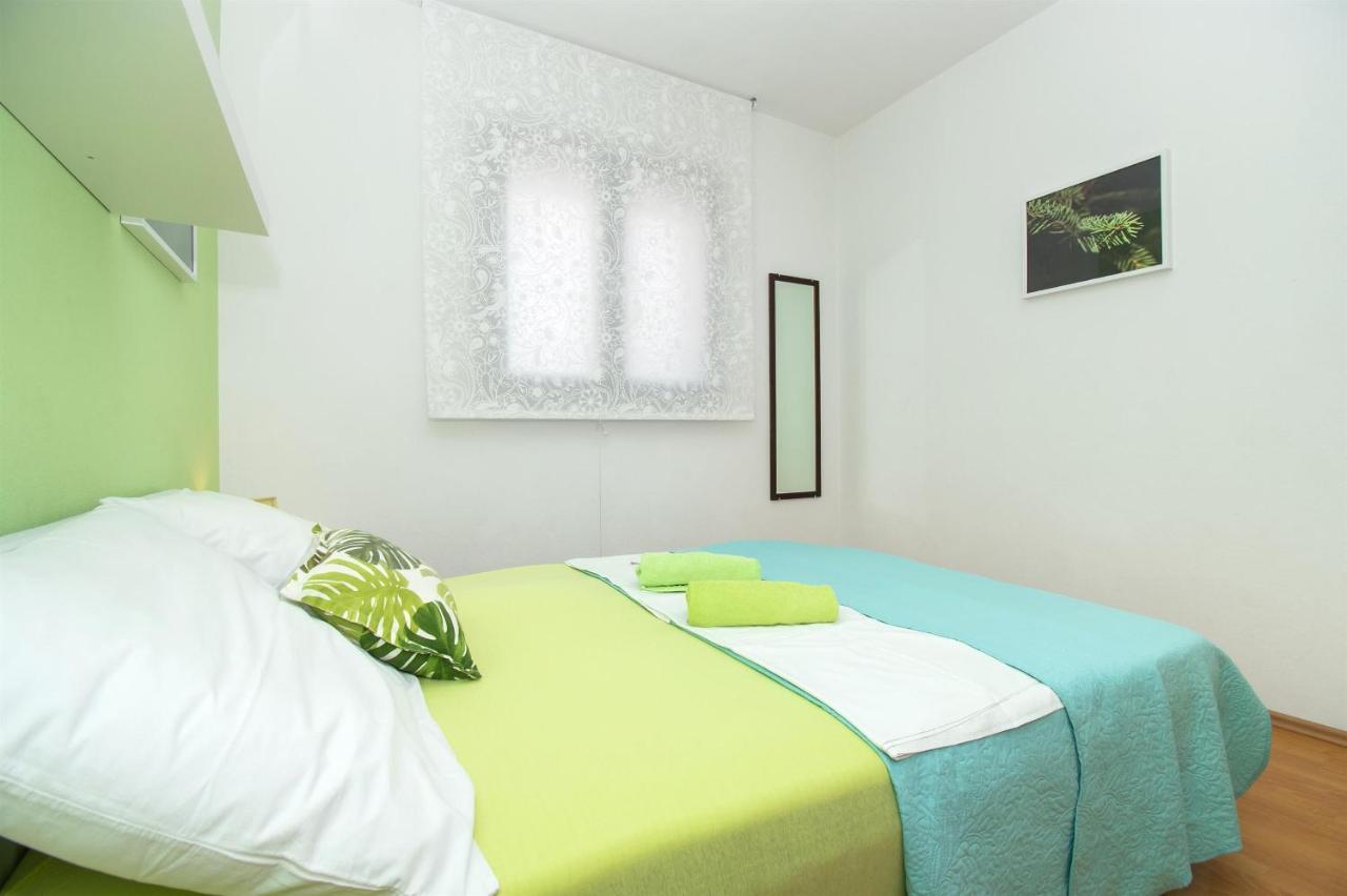 Apartments Dijana Пакоштане Екстер'єр фото