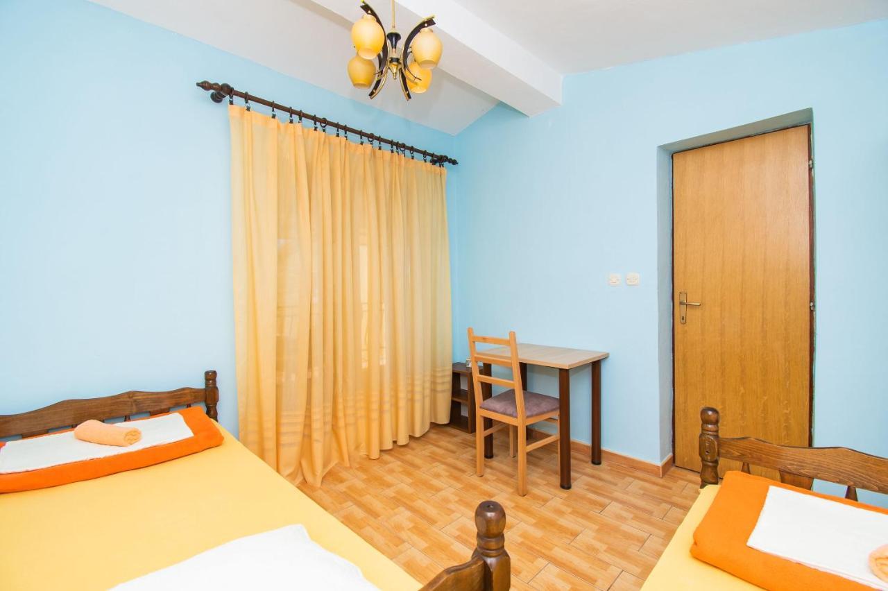 Apartments Dijana Пакоштане Екстер'єр фото