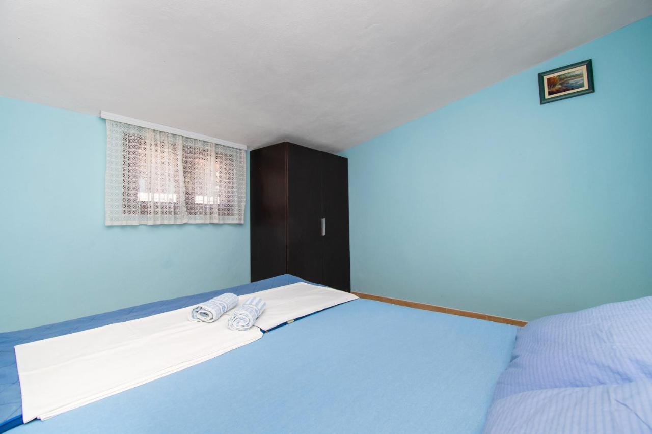 Apartments Dijana Пакоштане Екстер'єр фото
