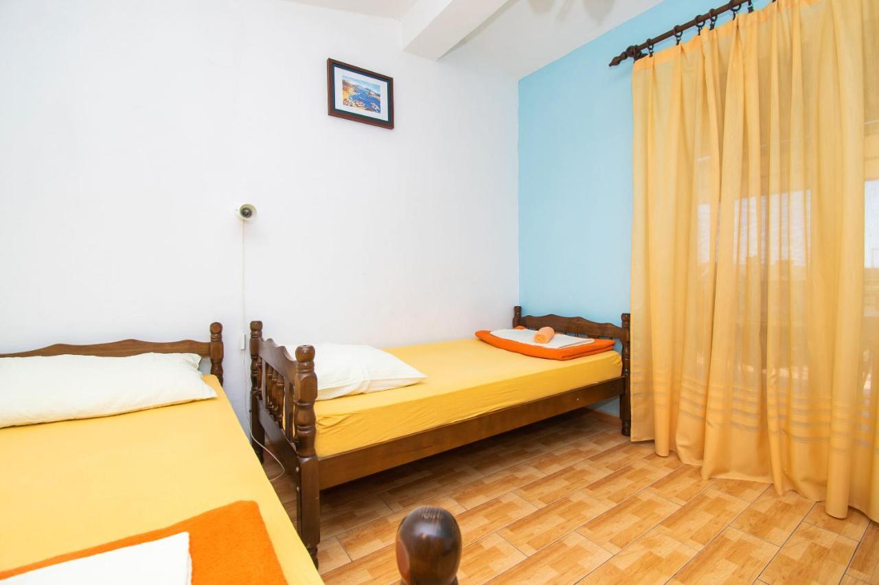 Apartments Dijana Пакоштане Екстер'єр фото